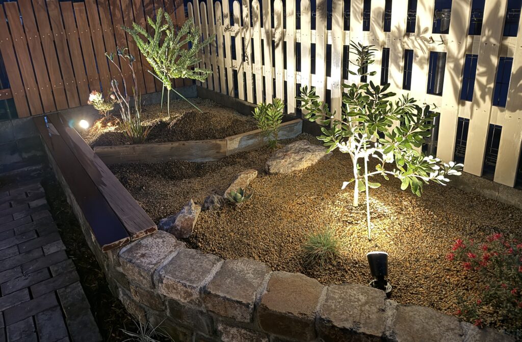 レイズドベッド ガーデンライト 夜 ライトアップ 施工後