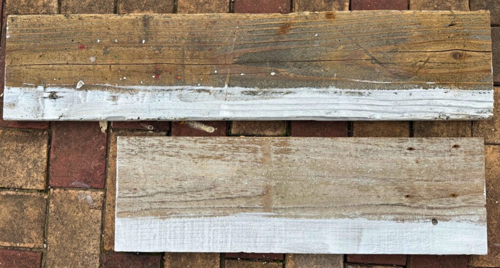 レイズドベッドの土留めに使用した古材（足場板）